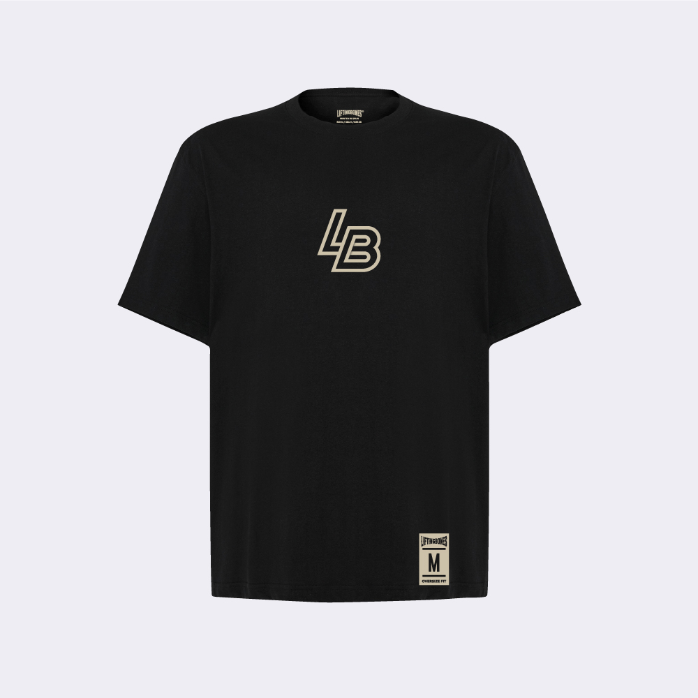 Camiseta oversize negra con logo LB.