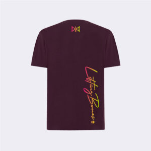 Camiseta burdeos con diseño colorido
